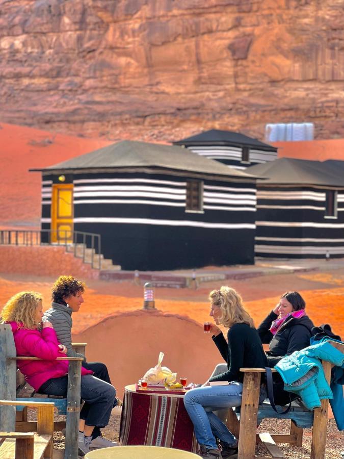 Rum Joharh Luxury Camp Wadi Rum Buitenkant foto